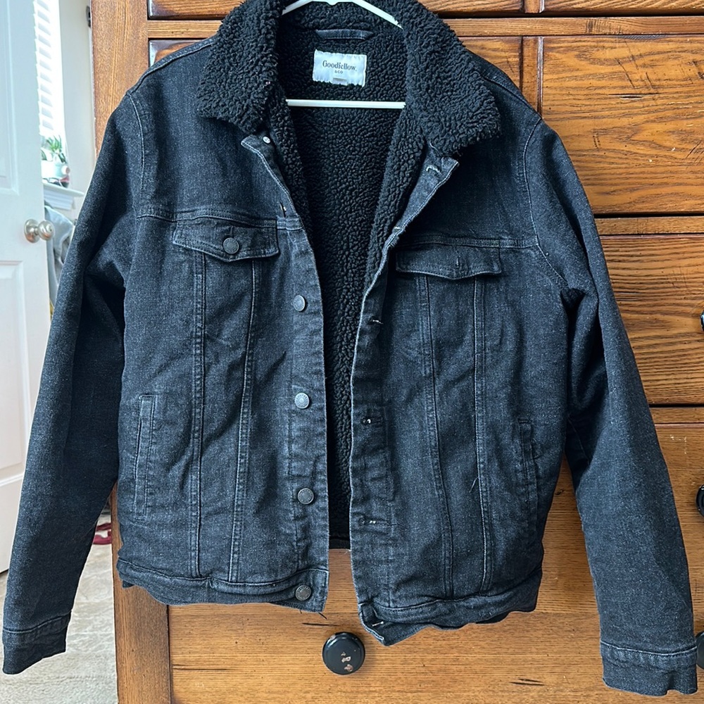 Men’s black coat